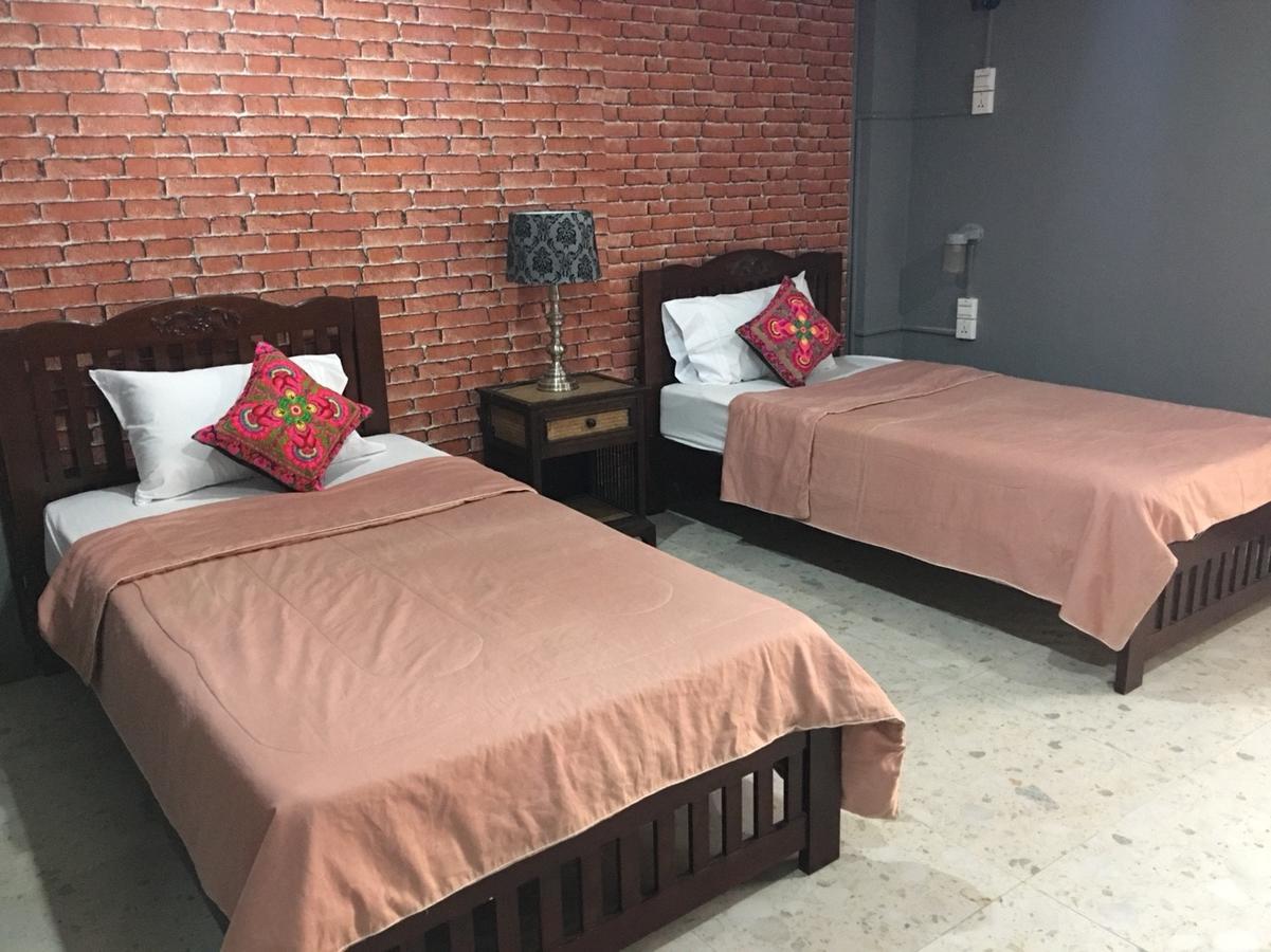 Baanlansa Bed&Bar Hotel Чиангмай Екстериор снимка