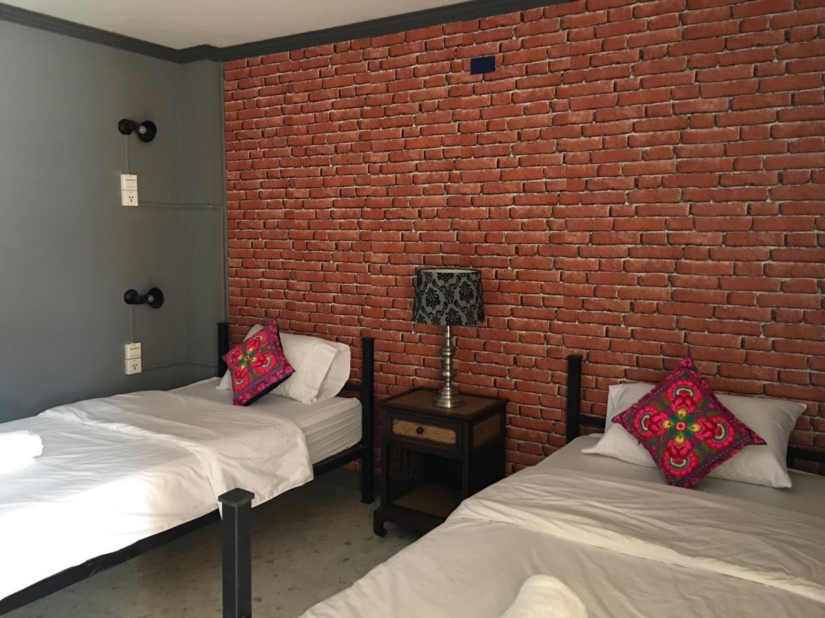Baanlansa Bed&Bar Hotel Чиангмай Екстериор снимка